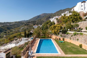 Modern 2-bedroom Frigiliana apartment with pool